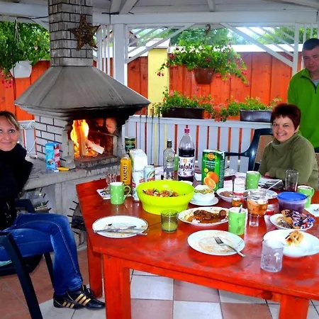 Riviera So Sukromnou Virivkou A Dva Samostatne - Liptov Besenova *