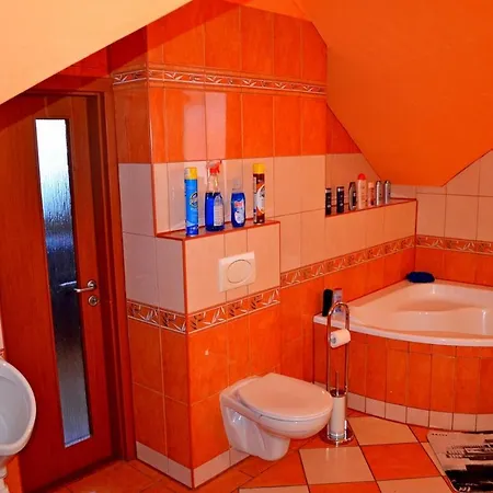 Jeden Apartmánový Dom A Dva Veľké - Liptov Bešeňová *