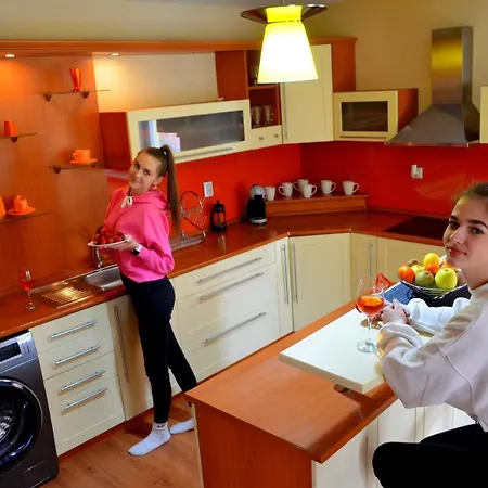 Jeden Apartmánový Dom A Dva Veľké - Liptov Bešeňová * Ruzomberok