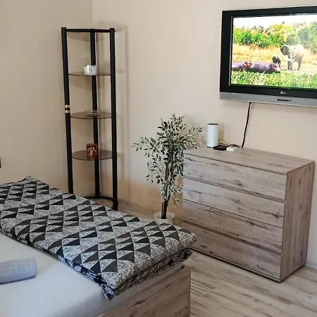 Jeden Apartmánový Dom A Dva Veľké - Liptov Bešeňová Appartement