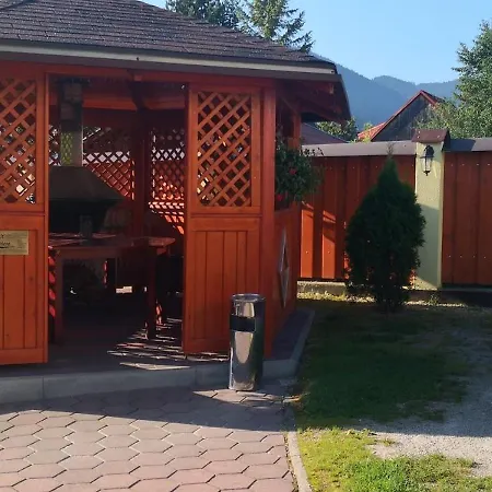 Jeden Apartmánový Dom A Dva Veľké - Liptov Bešeňová Appartement *